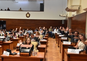 Con amplia mayor&iacute;a la Legislatura aprob&oacute; el Presupuesto 2026