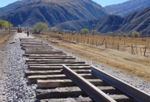 Tren de la Quebrada: El Gobierno insta a desistir de la ocupación ilegal de tierras cercanas al ferrocarril