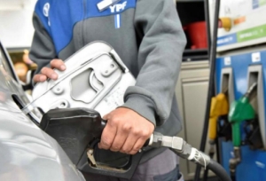 Naftas, paritarias y autocarga: las estaciones de servicio frente a lo que viene