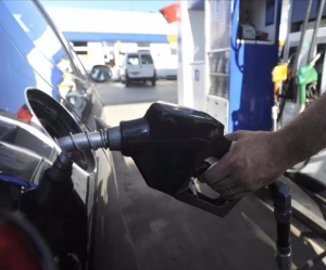 El Gobierno le dio de baja el acuerdo de precios con las petroleras y confía en que la competencia contenga las subas