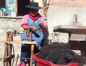 Tejiendo identidad, abrigando presente y futuro