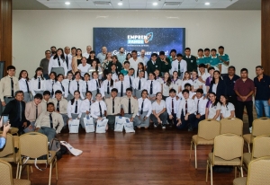 M&aacute;s de 100 estudiantes protagonizaron la Expo Emprendamos Ledesma 2025