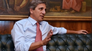 Caputo dijo que acudir al FMI permite dar certidumbre a inversores y mercados