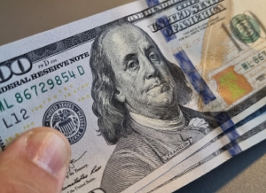 Ganancias y bienes personales: eliminaron las percepciones a cuenta por compras en moneda extranjera