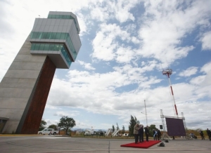 Inauguraron la nueva torre de control del aeropuerto "Gobernador  Horacio Guzm&aacute;n"