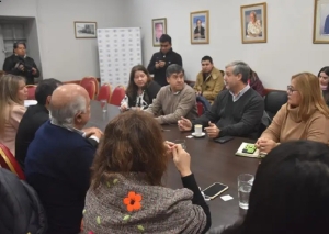Receta electr&oacute;nica y Ley de Farmacia, ejes de un encuentro entre profesionales y legisladores