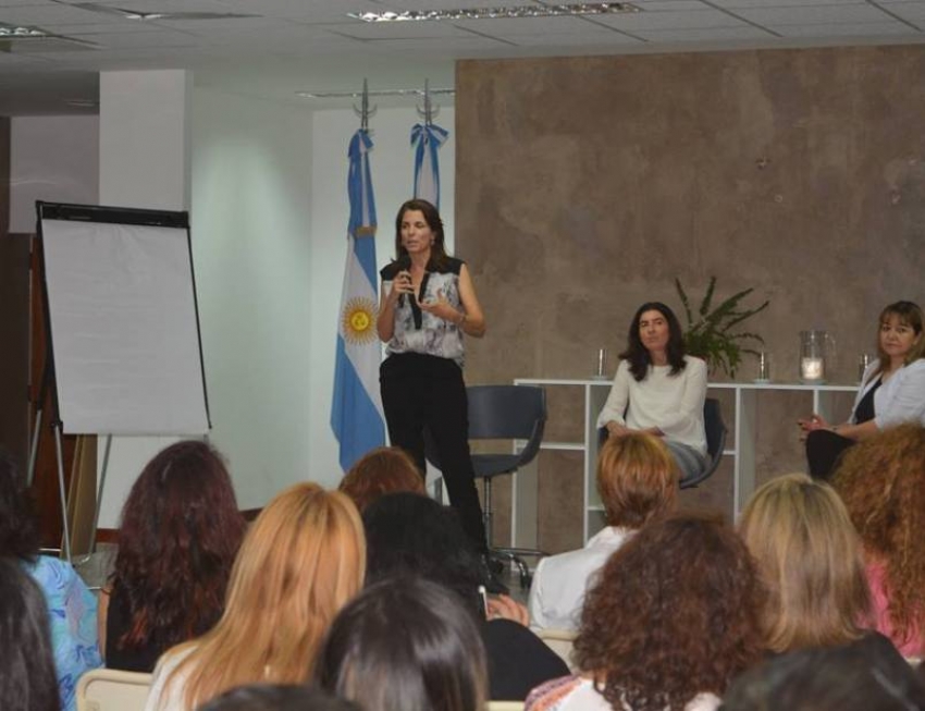 "No te mandes sola": el impulso a la mujer emprendedora