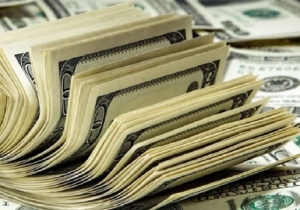 El d&oacute;lar cae con fuerza en Argentina tras el respaldo a Milei en las urnas