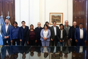 Regal&iacute;as mineras. Sadir anunci&oacute; un plan de obras de agua y saneamiento para la Puna