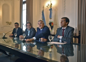 Bono de 2 mil pesos y blanqueo salarial para empleados estatales