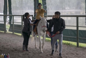 Concejales visitaron la rural para conocer m&aacute;s sobre equinoterapia