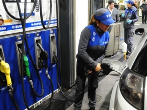 YPF aumentará sus combustibles un 6% en promedio en todo el país