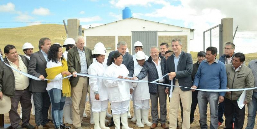 Etchevehere y Morales inauguraron una sala de faena