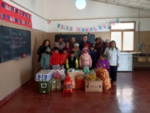 Compromiso que abriga: el Colegio Farmac&eacute;utico llev&oacute; calefacci&oacute;n y solidaridad a la Escuela de Miyuyoc