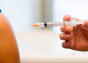 Vacunaci&oacute;n antigripal 2025: &eacute;stas son las farmacias habilitadas