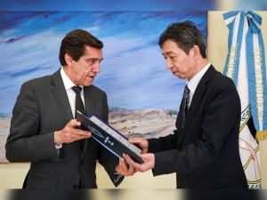 El gobernador Carlos Sadir recibi&oacute; al embajador de Jap&oacute;n en Argentina