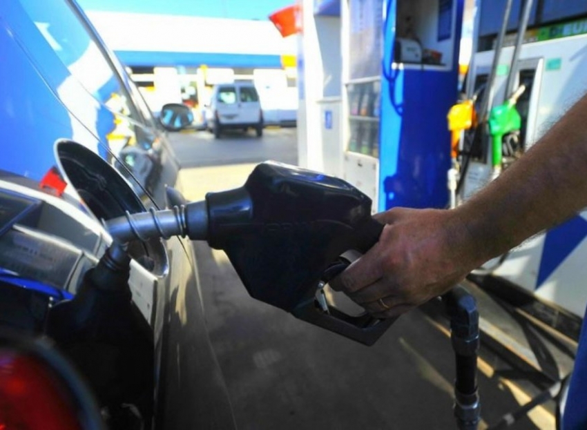 YPF subi&oacute; 9,5% los precios de sus combustibles y la nafta premium ya cuesta m&aacute;s de $43